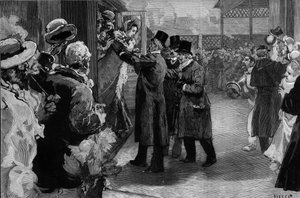 Louise Michel regresó a Francia (1830-1905) después de su deportación por su participación en la Comuna de París. Fue recibida en la estación de Saint Lazare por Henri Rochefort (1831-1913), Louis Blanc (1811-1882) y Georges Clemenceau (1841-1929)