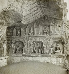 Estatuas de Budas y bodhisattvas, Cueva 259, pared norte, Cuevas de Dunhuang, China, Foto 1275/1 (114) de Desmond Parsons