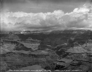 El Gran Cañón en Arizona frente al Bright Angel Hotel, c.1900 de Detroit Publishing Co.