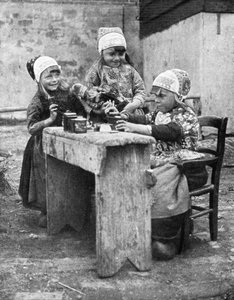Niños con vestimenta tradicional, Marken, Holanda, 1936