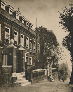 Casa Cromwell en Highgate Hill, una mansión del siglo XVII, c1935 de Donald McLeish