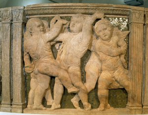 Púlpito del Duomo: ángeles músicos. Bajo relieve de mármol para el púlpito exterior de la Catedral de Prato, Italia. Escultura realizada por Donato di Niccolo Donatello de Donatello
