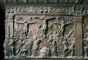 Representación del buen ladrón (Dimas) y el mal ladrón (Gestas), crucificados con Jesucristo. Bajo relieve del púlpito izquierdo, c. 1460 de Donatello