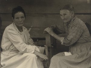 [Arminda Tía Mindy Anderson Curtis, y amiga], 1930-1934 (impresión de platino) de Doris Ulmann