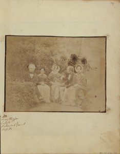 Sir David Brewster con la Srta. Mary Playfair, Lady Brewster, el Sr. Pakenham Edgeworth y la Srta. Brewster de Dr. John Adamson