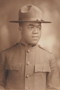 Retrato Fotográfico del Teniente Charles J. Blackwood, 1914-1918