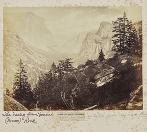Valle de Yo-Sem-i-te, California. El valle desde la roca Komah (Luna) de Eadweard J. Muybridge