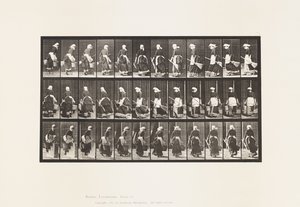 Placa 107. Girando para subir escaleras, cubo de agua y escoba en manos de Eadweard Muybridge