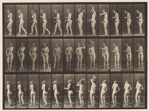 Placa 426. Aseo; Cepillándose el Cabello y Caminando, 1872-1885 de Eadweard Muybridge