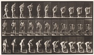 Placa 446. Llenando una jarra en el suelo desde una jarra de agua de Eadweard Muybridge