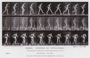 La figura humana en movimiento: Mujer, cruzando sobre "piedras de paso" de Eadweard Muybridge
