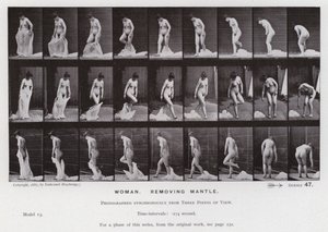 La Figura Humana en Movimiento: Mujer, quitándose el manto de Eadweard Muybridge