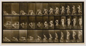Mujer sentada en el suelo, del libro Animal Locomotion de Eadweard Muybridge