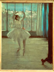 Bailarina frente a una ventana