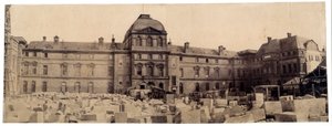 El Museo del Louvre: el patio de Napoleón desde el carrusel de Edouard Denis Baldus