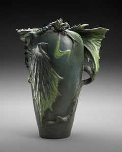 Jarrón "Dragón", Riessner, Stellmacher & Kessel, c. 1900 de Edouard Stellmacher