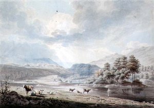 Lago entre colinas