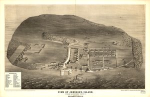  No está dibujado a escala. LC Civil War Maps (2nd ed.), 320 Dibujo en perspectiva que muestra las fortificaciones, la prisión, los edificios y la vegetación. Los principales edificios están clasificados por número en una lista en la esquina inferior izqui