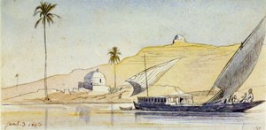 Una gran fellucca egipcia en el Nilo (Egipto), frente a las escarpadas orillas, con una palmera y dos morabitos blancos, que acentúan el aspecto desértico del paisaje. de Edward Lear