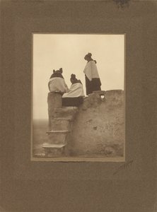 [Hopi, observando a los bailarines] de Edward S. Curtis