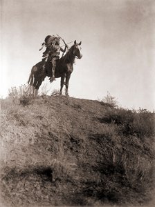 Guerrero Absaroke a caballo por Edward S. Curtis, c.1910 (grabado en plata) de Edward Sheriff Curtis