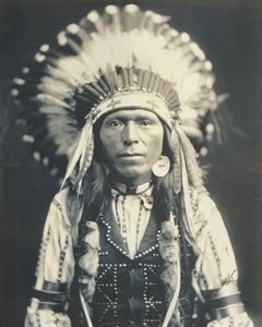 Trueno Rojo, Nez Perce (Sobrino del Jefe Joseph) de Edward Sheriff Curtis