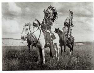 Jefes Sioux, lámina de "El Indio Norteamericano". de Edward Sheriff Curtis