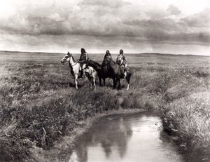 Tres jefes indios americanos, c.1900 (fotograbado) (foto en b&n) de Edward Sheriff Curtis