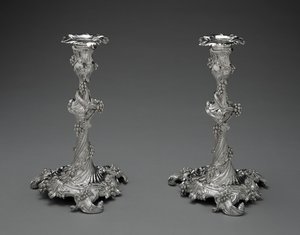 Par de candelabros de Edward Wakelin