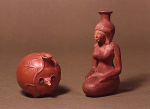 Vasijas en forma de niña y erizo de Egyptian