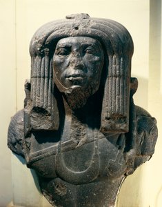 Busto de Amenemhat (Amenemhet) III, representado como sacerdote, del Fayum, Reino Medio, Dinastía XII de Egyptian 12th Dynasty