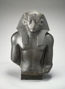 Cabeza y torso masculino de una estatua sentada del Rey Sesostris III? de Egipto. de Egyptian 13th Dynasty