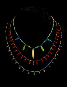 Collares de cuentas, Nuevo Reino