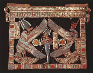 Placa pectoral que representa a Osiris sobre fondo negro de Egyptian 18th Dynasty