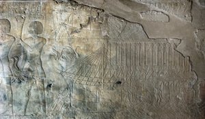 Antigüedad egipcia: relieve de la tumba de Khaemhat, inspector de almacenes y escriba en la corte de Amenofis III, representando una flota de barcos. Dinastía XVIII. 1530-1290 a.C. Valle de los Nobles, Luxor, orilla oeste, Egipto