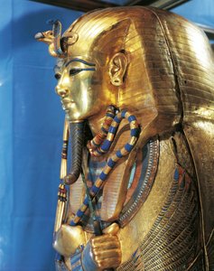 Civilización egipcia, sarcófago de Tutankamón, decorado en oro y piedras semipreciosas de Egyptian 18th Dynasty