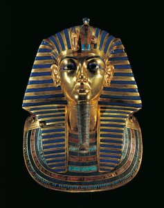 Máscara funeraria dorada de Tutankamón (1347/1338 a.C.) con incrustaciones de lapislázuli, obsidiana y turquesa. de Egyptian 18th Dynasty