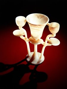 Lámpara en forma de tres flores de loto, de la tumba de Tutankamón, Nuevo Reino de Egyptian 18th Dynasty