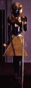Estatua de tamaño natural de Tutankamón, de la tumba de Tutankamón (c.1370-1352 a.C.) Reino Nuevo