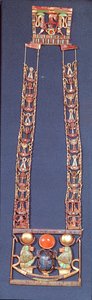 Collar del Sol Naciente, de la tumba de Tutankamón (c.1370-52 a.C.) Nuevo Reino
