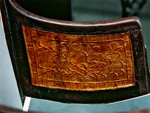 Panel de una silla infantil, de la Tumba de Tutankamón, Nuevo Reino (madera dorada) (detalle) de Egyptian 18th Dynasty