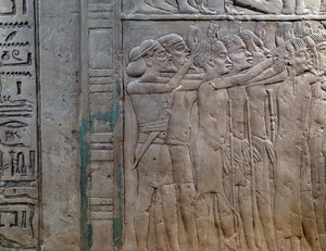 Príncipes de Nubia, Libia, Siria y Palestina acudiendo a rendir homenaje al rey, bajorrelieve en piedra caliza, de la tumba menfita de Horemheb, en Saqqara, Civilización egipcia, Reino Nuevo, Dinastía XVIII