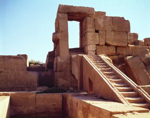La Escalera que Conduce al Salón de Fiestas de Tutmosis III (c.1490-1439 a.C.) en el Gran Templo de Amón, Reino Nuevo
