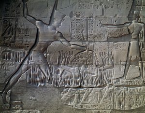 Prisioneros libios, relieve, muro exterior de la Gran Sala Hipóstila, Templo de Amón, Complejo del Templo de Karnak (Lista del Patrimonio Mundial de la Unesco