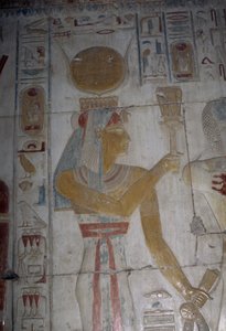 Relieve pintado que representa a la diosa Hator, capilla de Osiris, templo de Seti I. de Egyptian 19th Dynasty