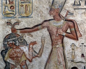 Ramsés II sujetando a prisioneros por el pelo, Detalle, Civilización egipcia, Reino Nuevo, Dinastía XIX