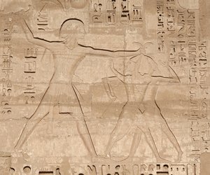 Escena de la masacre de enemigos, Templo de Horus, Edfu de Egyptian 19th Dynasty