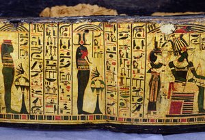 Detalle de la base exterior del ataúd de la momia de Nesyamun, posiblemente encontrado en Deir El-Bahri, Nuevo Reino, c.1100 a.C. de Egyptian 20th Dynasty