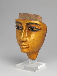 Rostro de un ataúd, con ojos y cejas incrustados, dorado de Egyptian 20th Dynasty