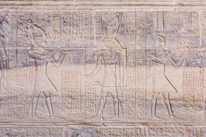 Relieves del templo de Philae, Asuán, Egipto de Egyptian 30th Dynasty